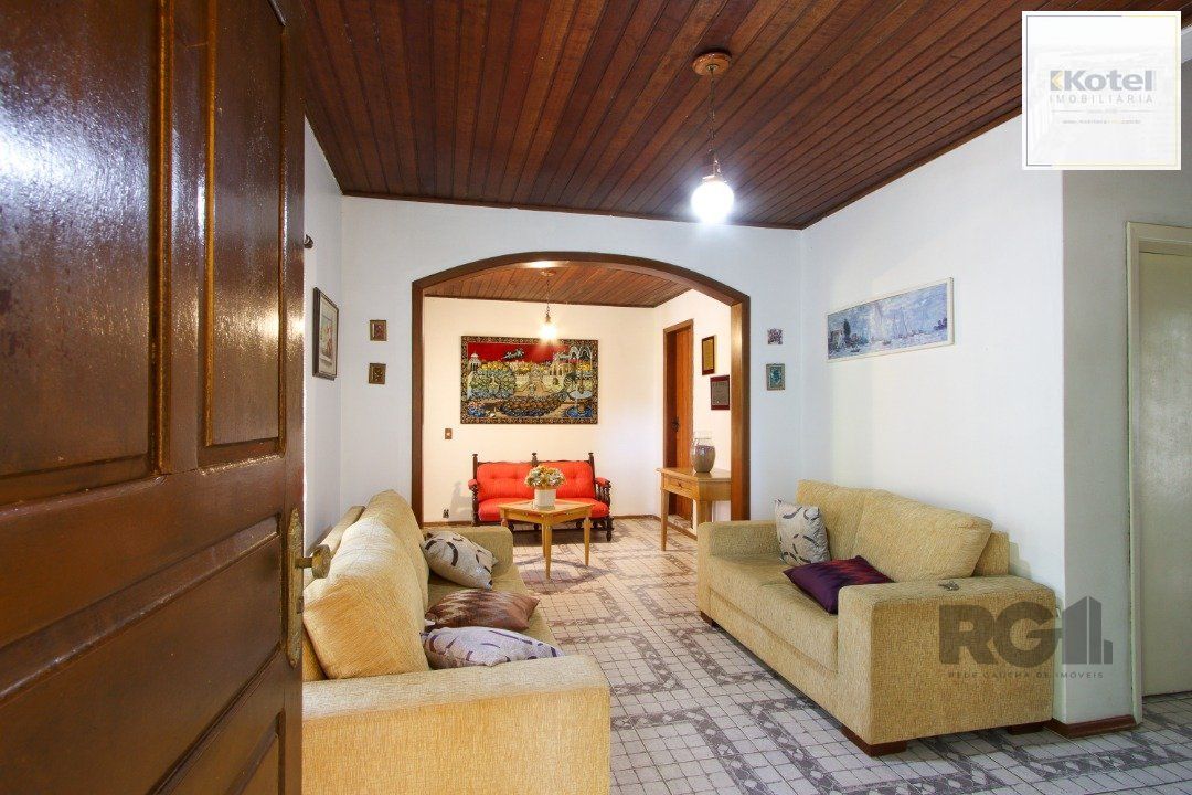 Casa 04 dormitórios, 02 suítes, living 02 ambientes