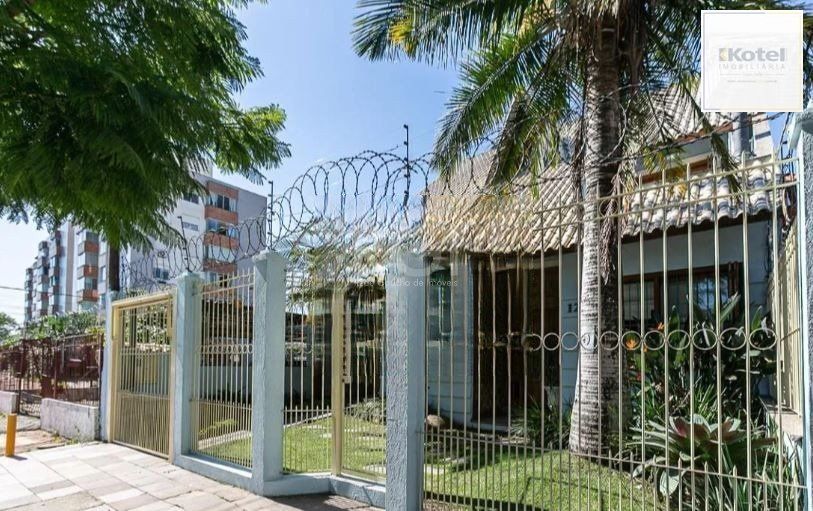 Casa para Venda - 336m², 4 dormitórios, sendo 1 suites, 2 vagas - Camaquã — foto 2