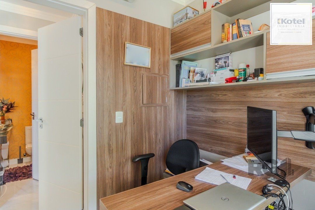 Casa de Condomínio com Arquitetura Exclusiva e Ambientes Sofisticados — foto 3