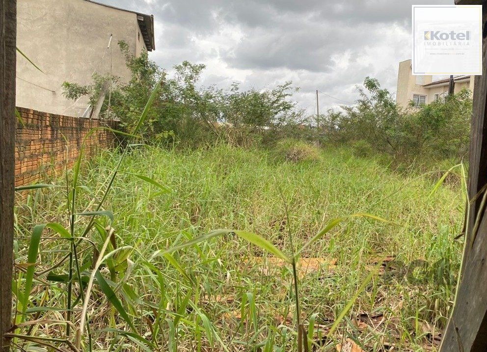 Terreno com 1.476m², plano, pronto para construtora e investido