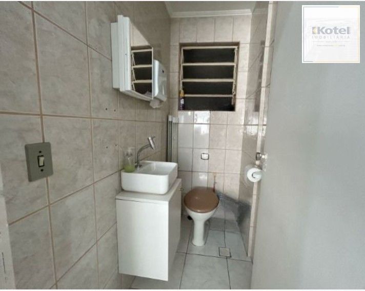 Sala desocupada c/vista p/ o Guaíba - bairro Centro