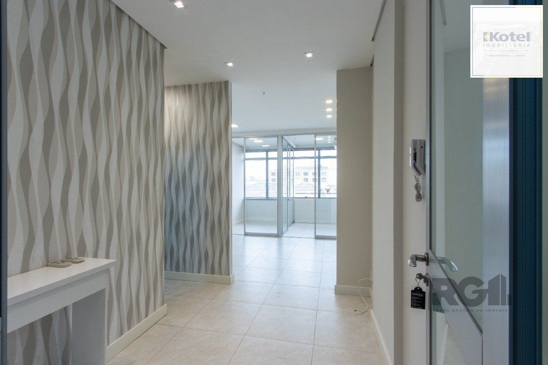 Sala Comercial à venda, 33m², Floresta - Porto Alegre — foto 2