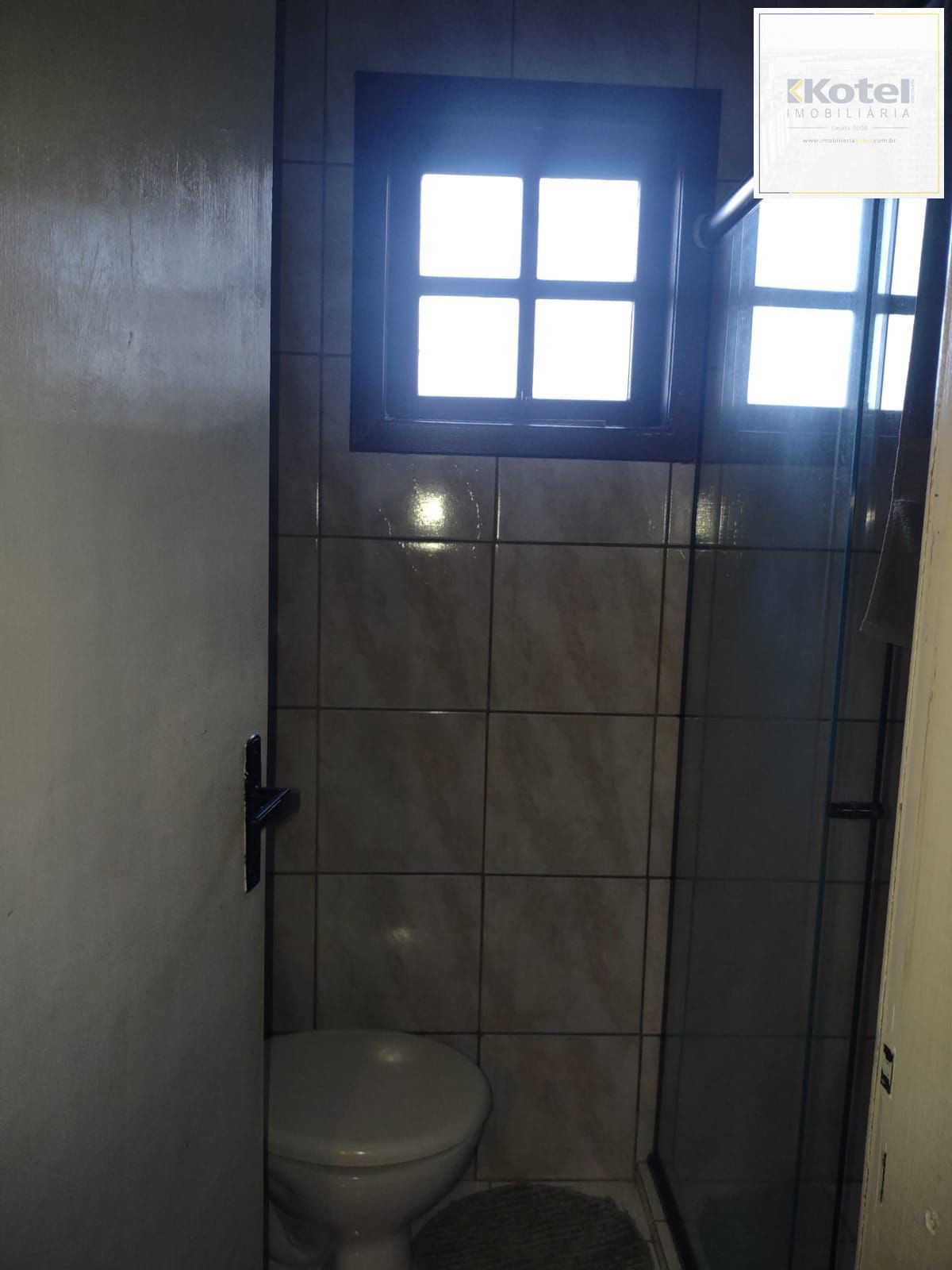 Casa com 4 quartos, suíte, piscina, lareira, churrasqueira em um terreno de 616m². — foto 5