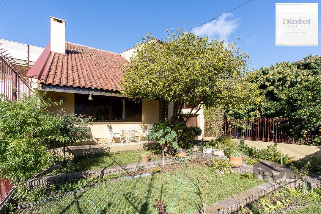 Casa tipo sobrado, com 3 dormitórios em Canoas