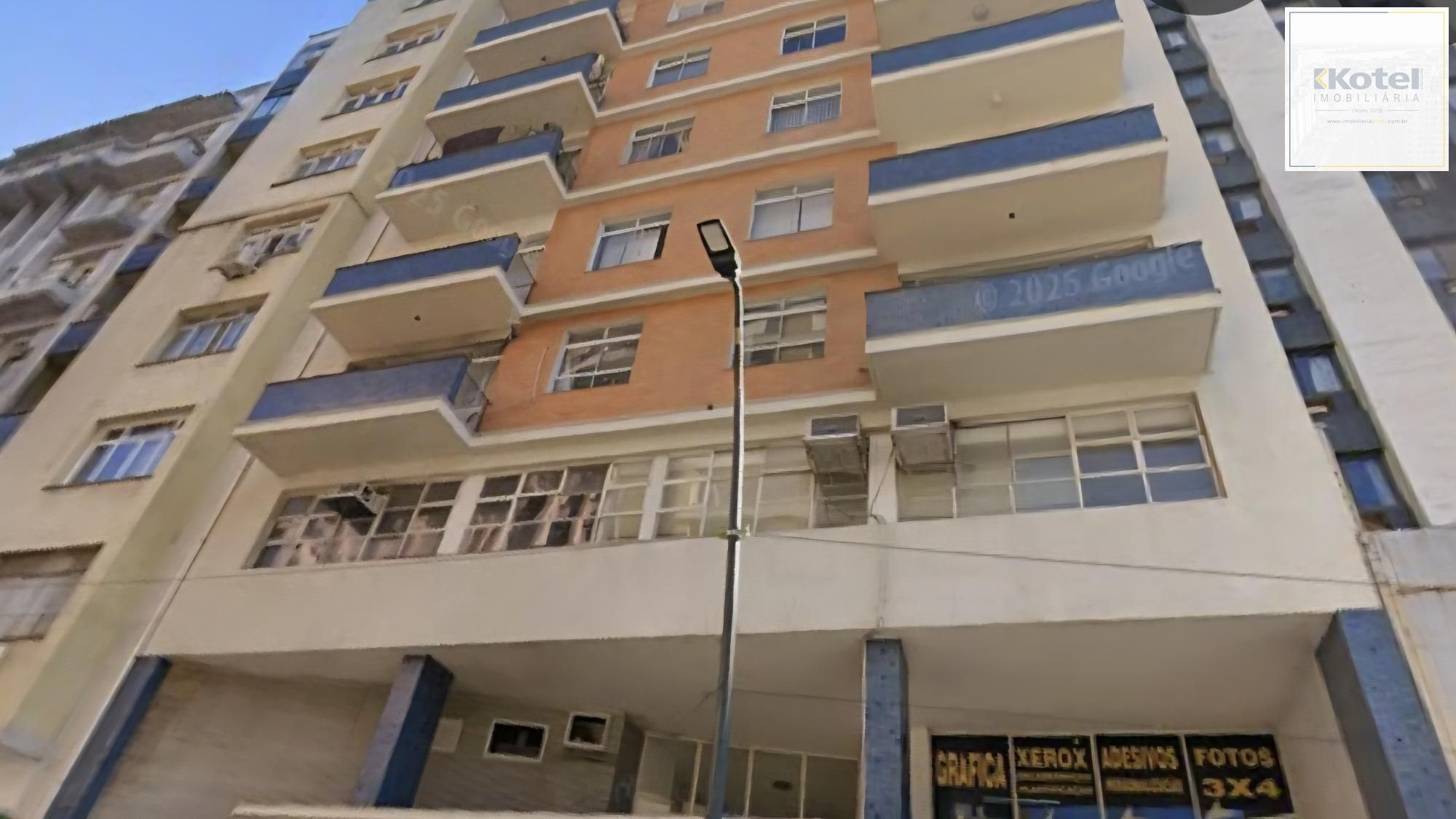 Dois dormitórios com elevador, no Centro Histórico