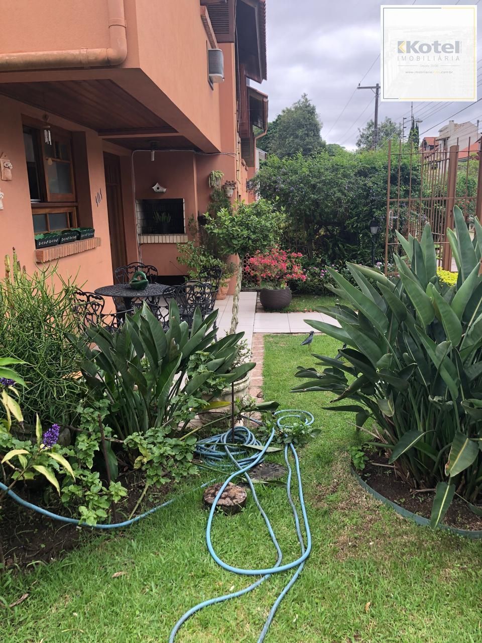 Casa de condomínio, 3 quartos, 1 suíte, 1 vaga coberta, no bairro Espirito Santo. — foto 2