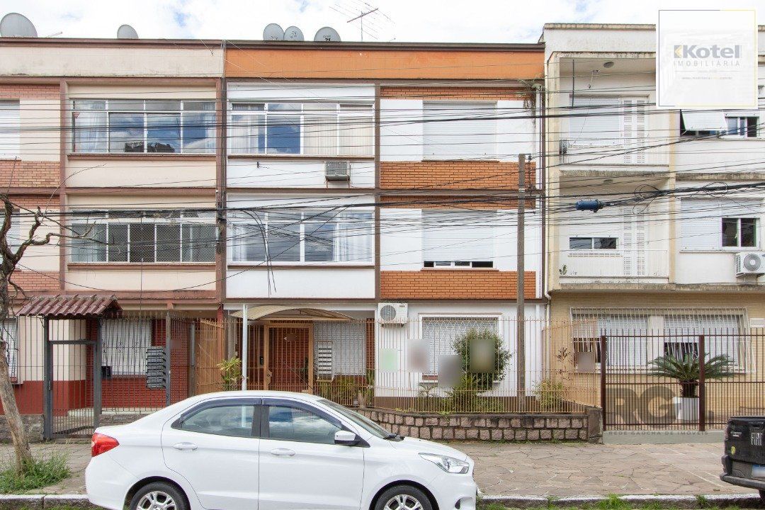 Apartamento térreo, com pátio, 2 quartos - Bairro Menino Deus