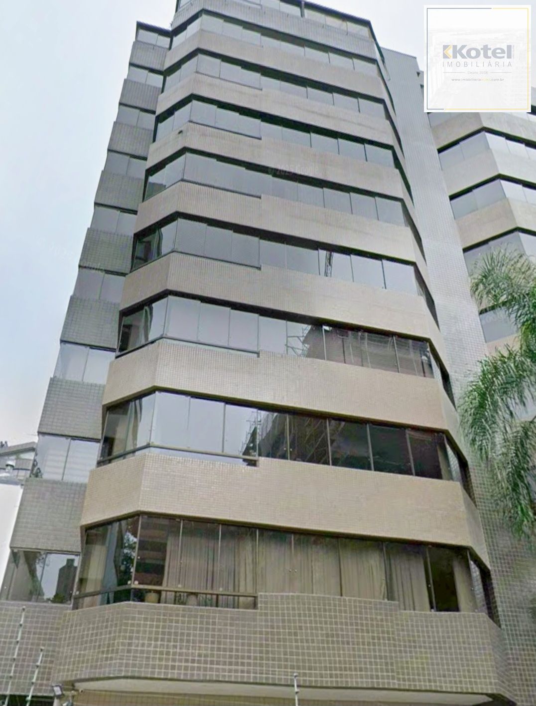 Apartamento 3 dormitórios no Mont Serrat