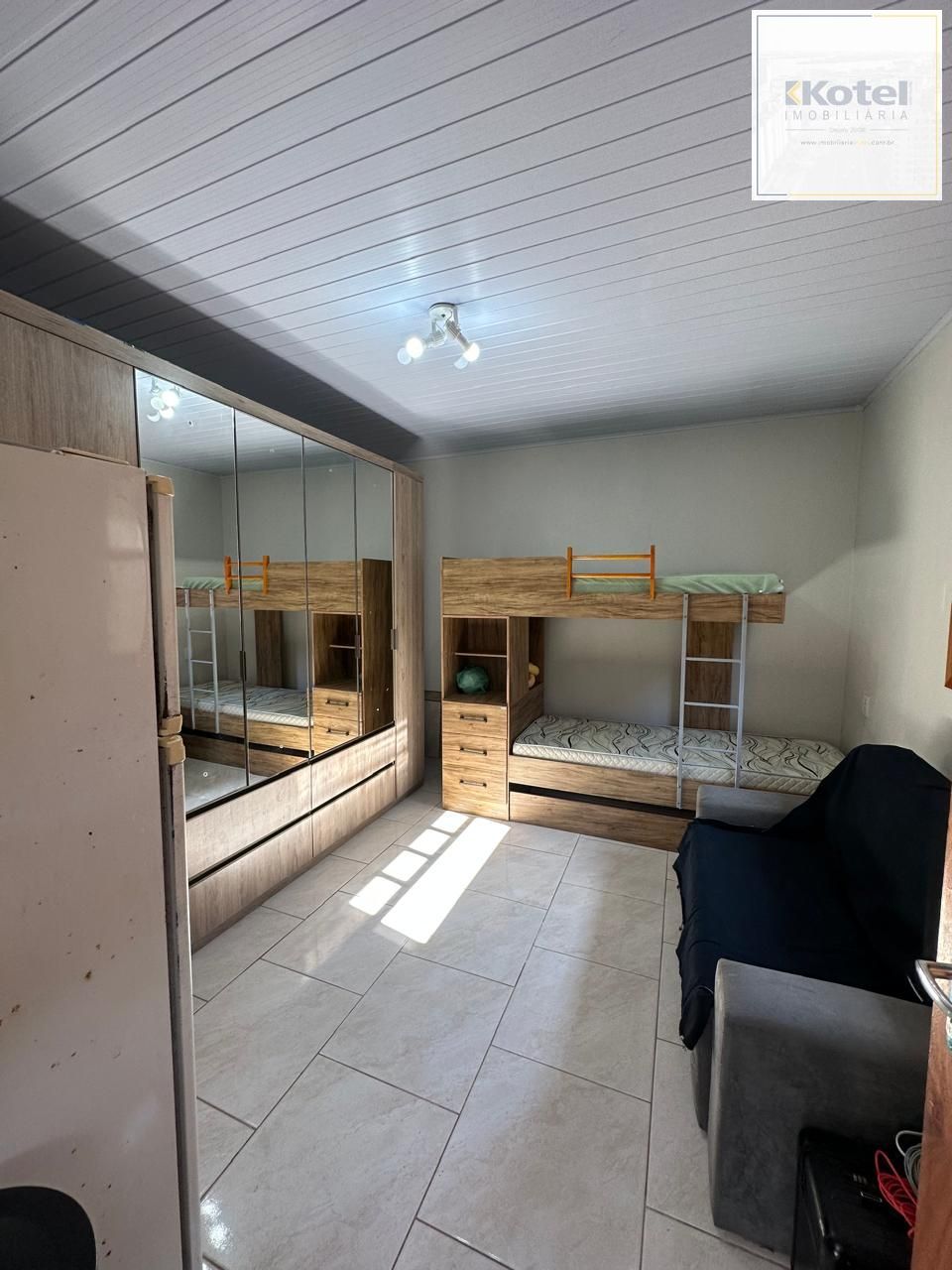CASA REFORMADA , 4 DORMITORIOS , CHURRASQUEIRA , DESOCUPADA — foto 4