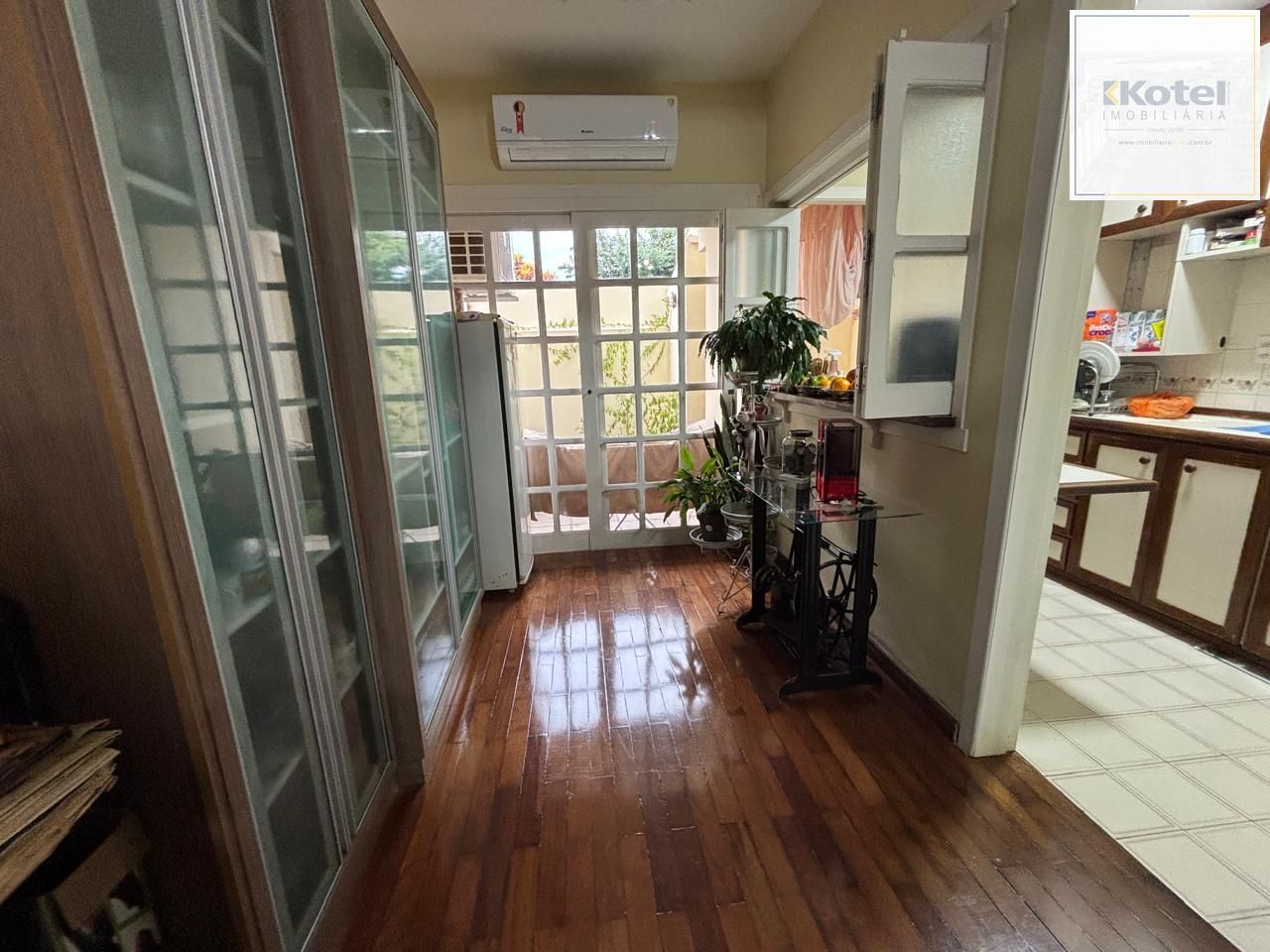 Excelente Casa 2 Dormitórios em Condomínio Fechado — foto 4