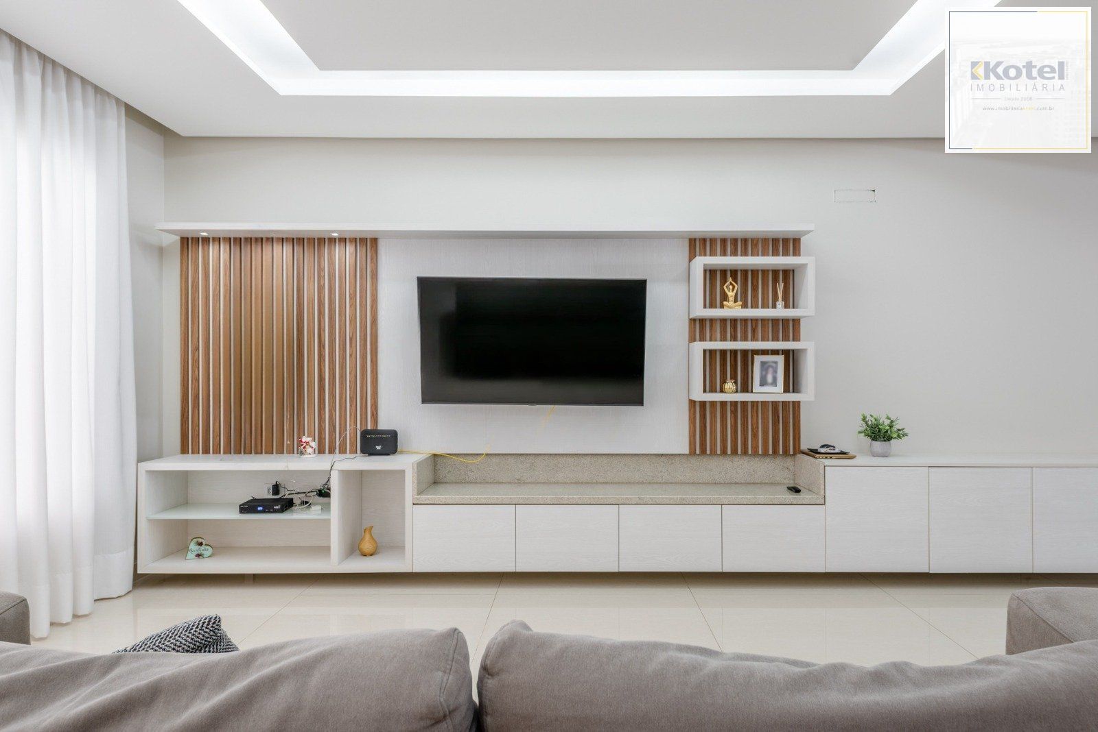 Casa em Condomínio com 228m² e 3 dormitórios, 1 suíte, 3 vagas no bairro Sarandi — foto 4