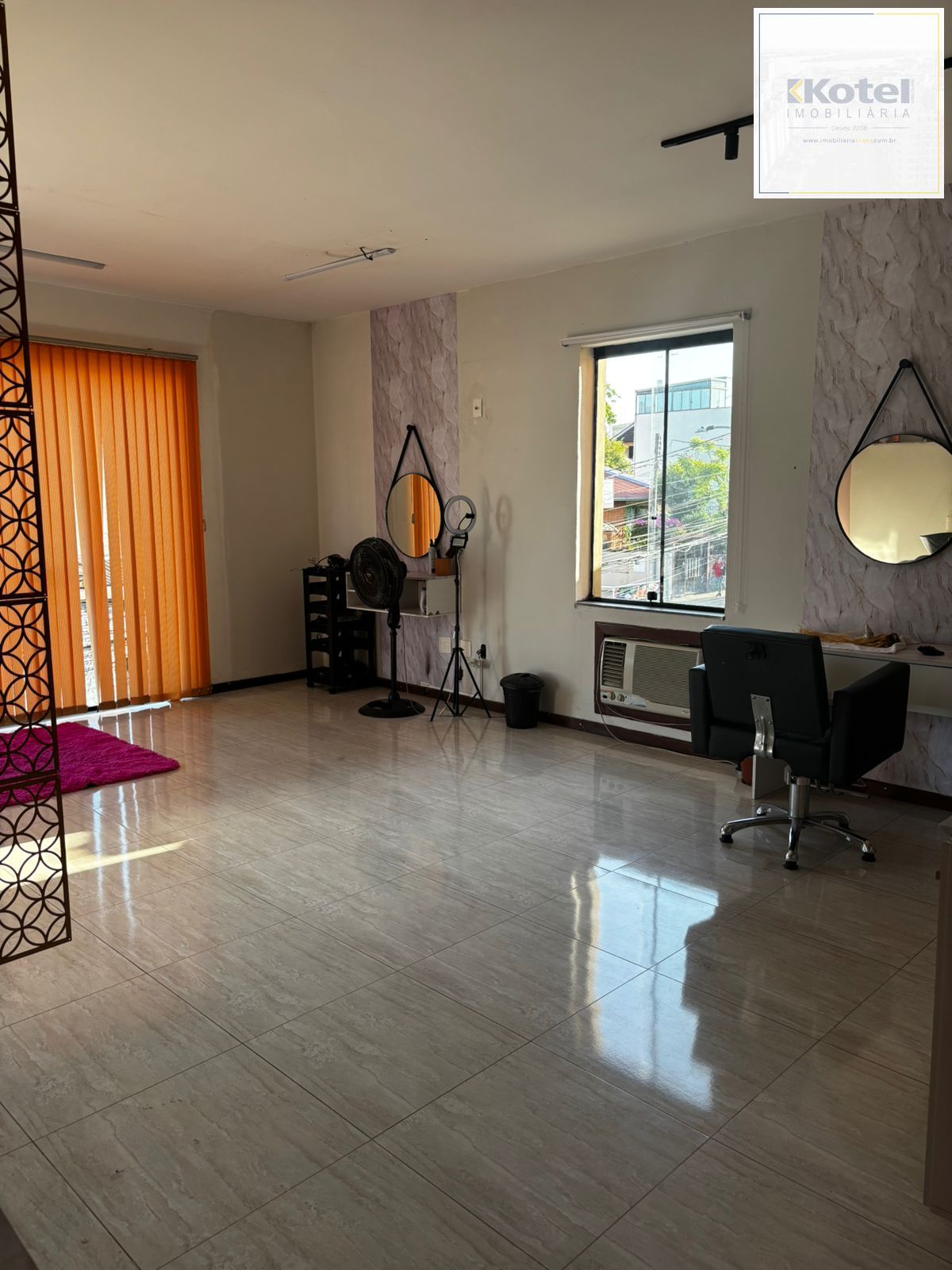 Sala comercial no bairro Cavalhada.