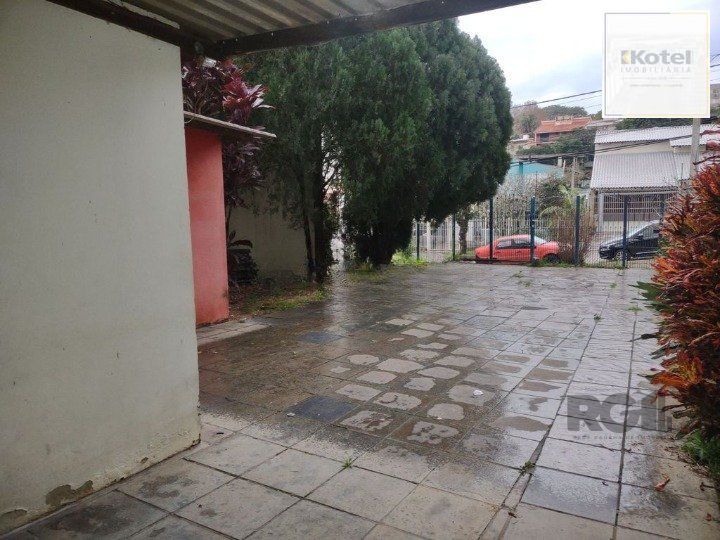 Casa de 2 quartos, com edícula, próximo a Av. Wenceslau Escobar — foto 2