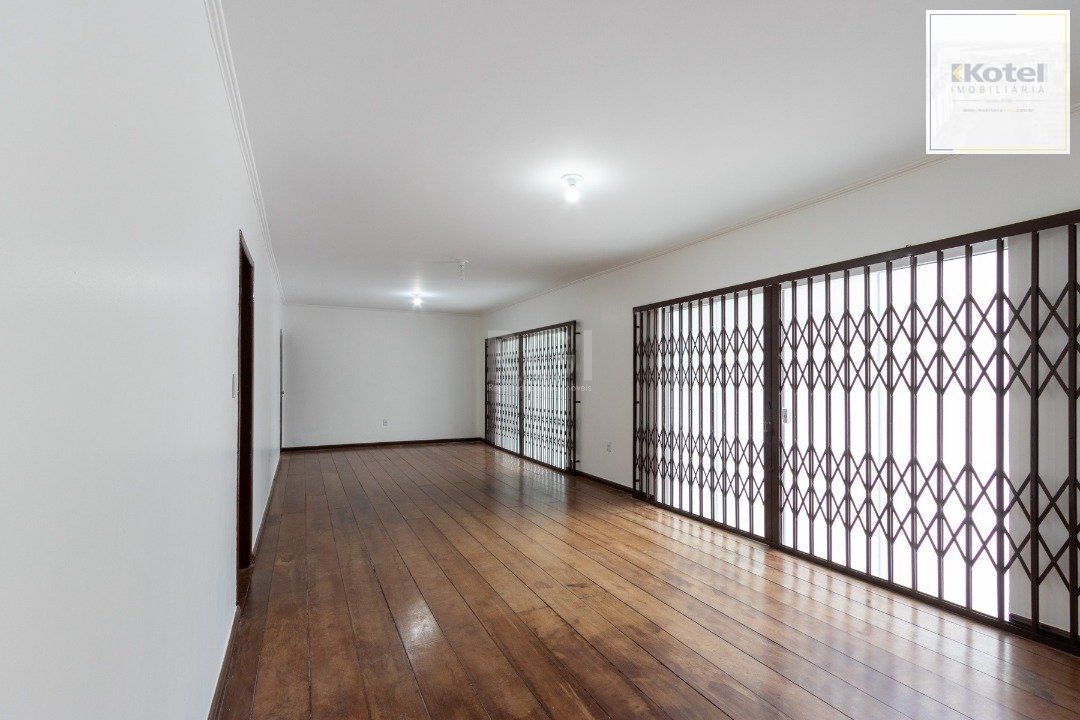 Casa para Venda - 454.7m², 5 dormitórios, sendo 1 suites, 8 vagas - Teresópolis — foto 5