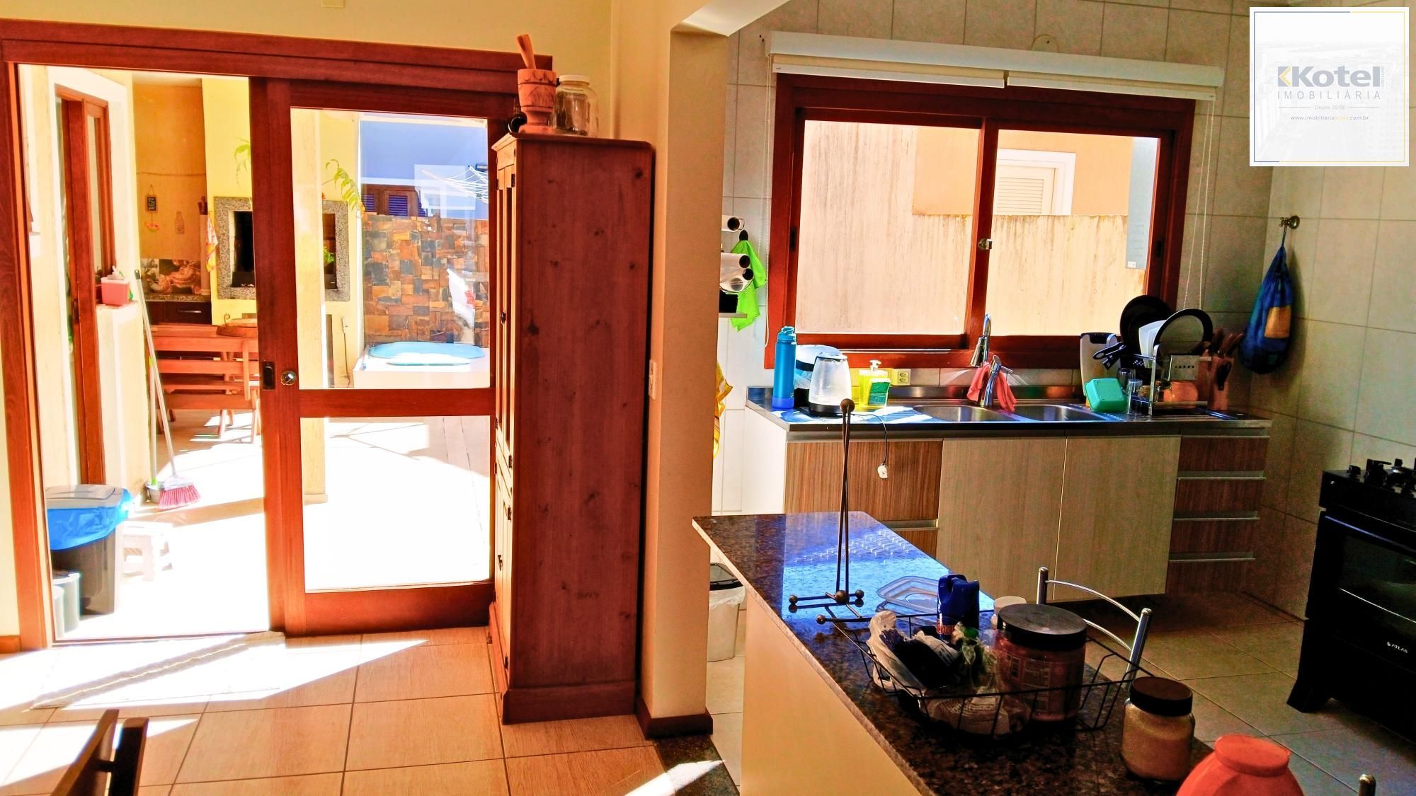 Casa aconchegante com 3 dormitórios, piscina e lareira — foto 2
