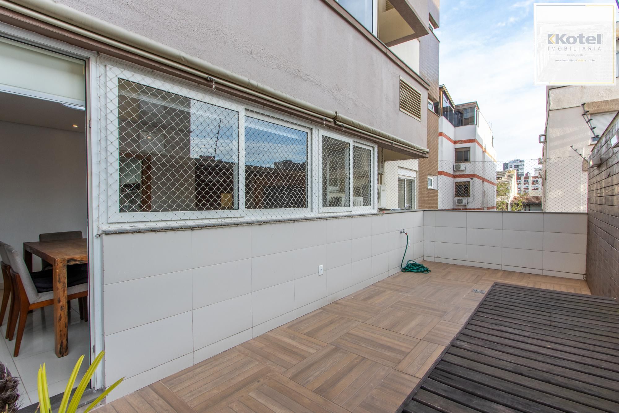 Apartamento garden, 3 quartos, mobiliado no Menino Deus em Porto Alegre.