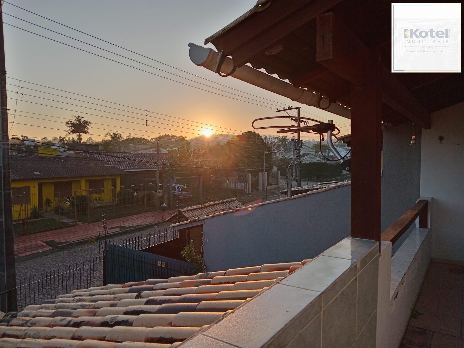 Excelente oportunidade de adquirir um sobrado no charmoso bairro Guarujá — foto 5