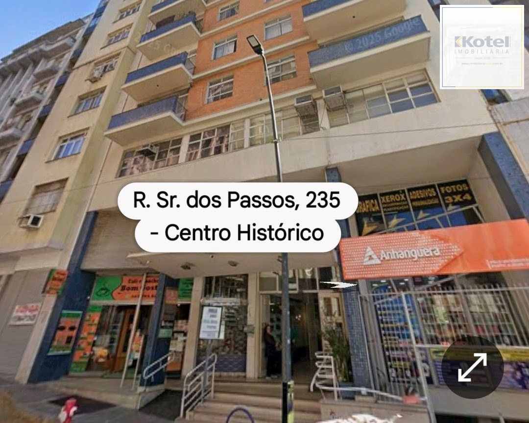 Dois dormitórios com elevador, no Centro Histórico