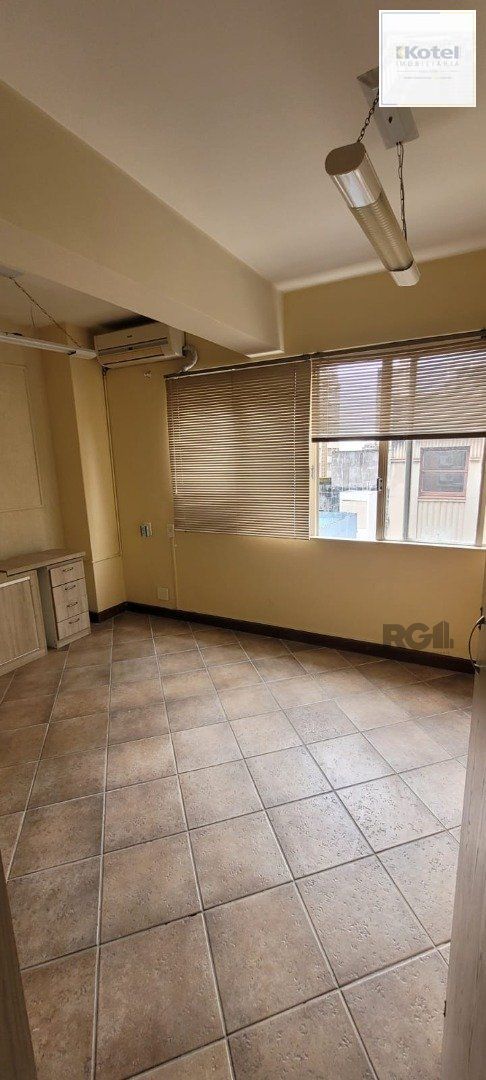 Sala Comercial à venda, 49m², Centro Histórico - Porto Alegre