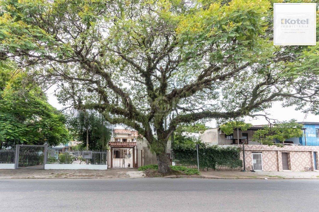 Casa para Venda - 161m², 3 dormitórios, 3 vagas - Nonoai — foto 2