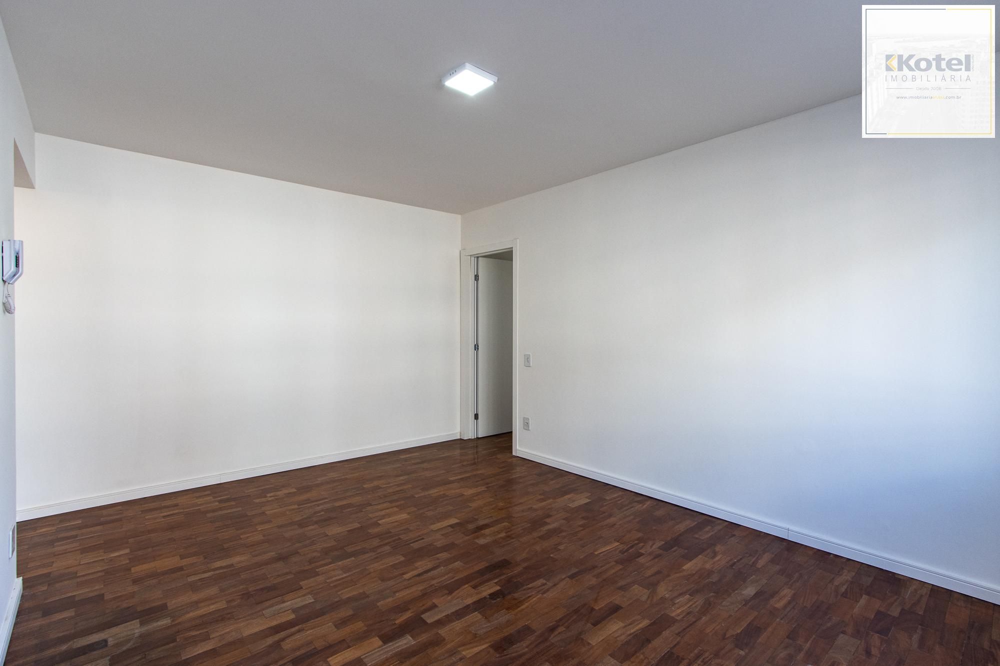 Apartamento no Menino Deus com 2 dormitórios e garagem — foto 4
