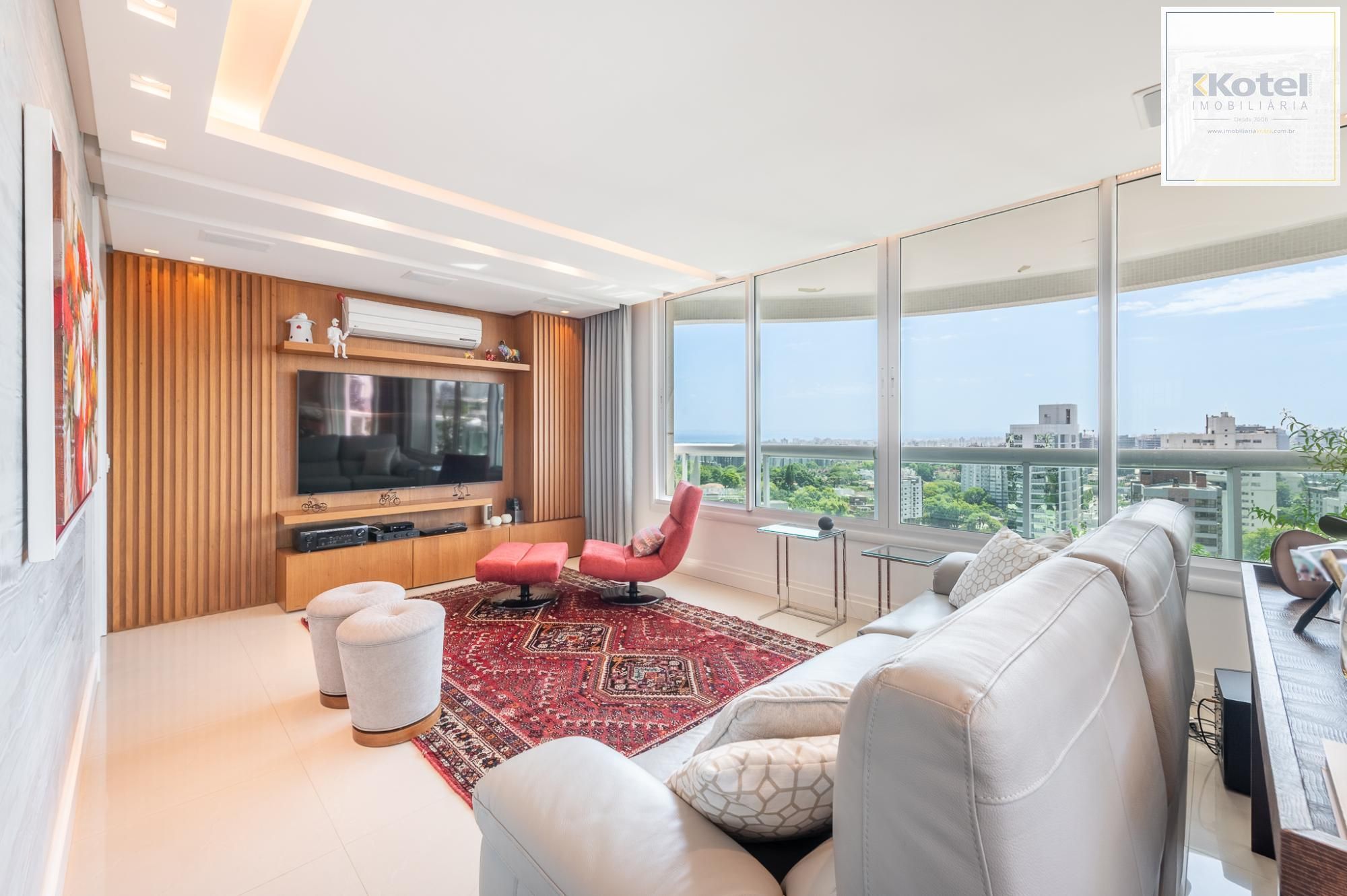 Apartamento com 204m², 3 dorm, 5 vagas no Petrópolis — foto 4