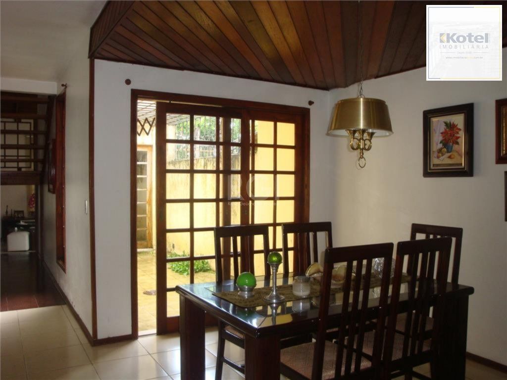 Casa para Venda - 240m², 4 dormitórios, sendo 1 suites, 4 vagas - Nonoai — foto 3