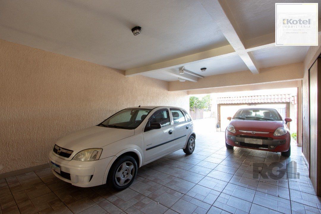 Casa de alvenaria, 3 quartos, 1 suíte, 4 banheiros e 5 vagas de garagem. — foto 2