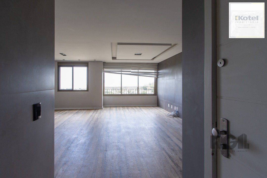 Apartamento em Porto Alegre, no bairro Cavalhada, com 3 dormitório(s), e 3 banheiros, à venda. — foto 2