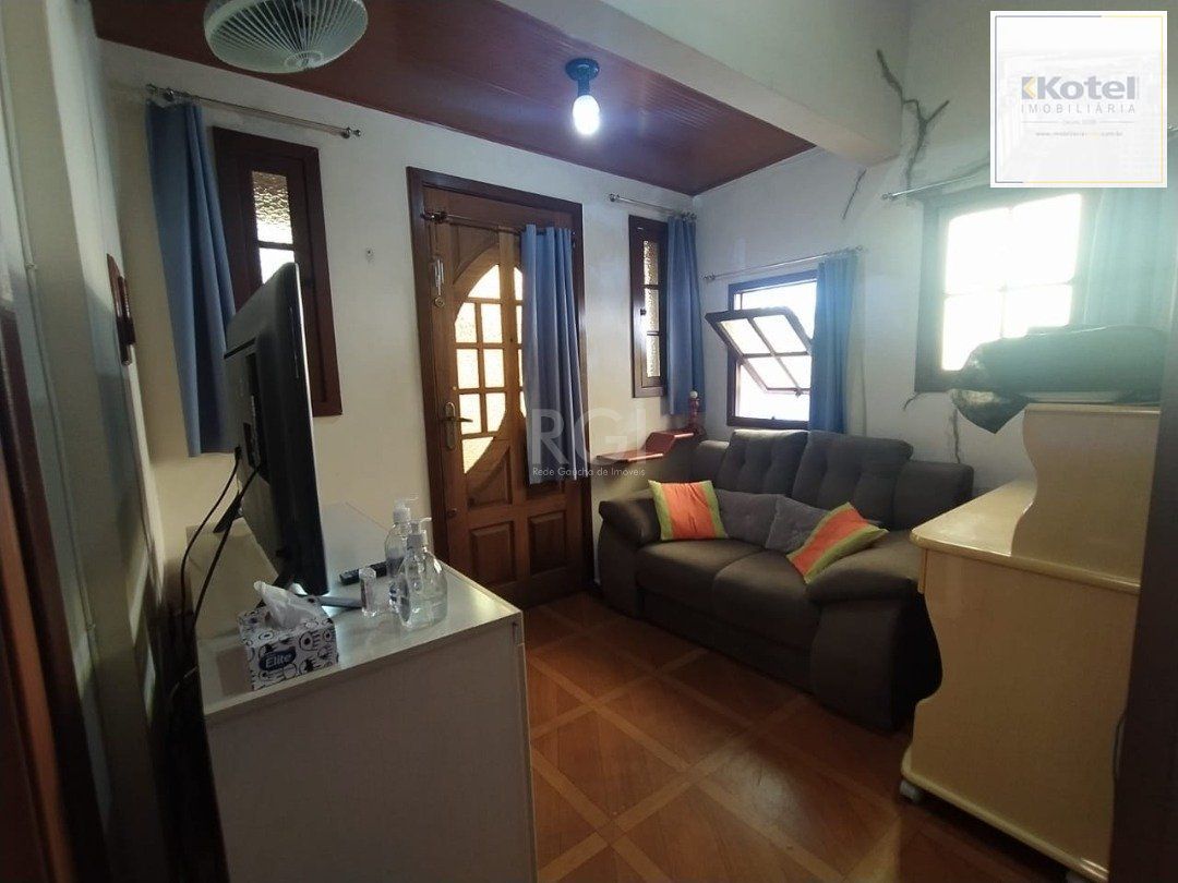 Casa para Venda - 185m², 3 dormitórios, 5 vagas - Menino Deus