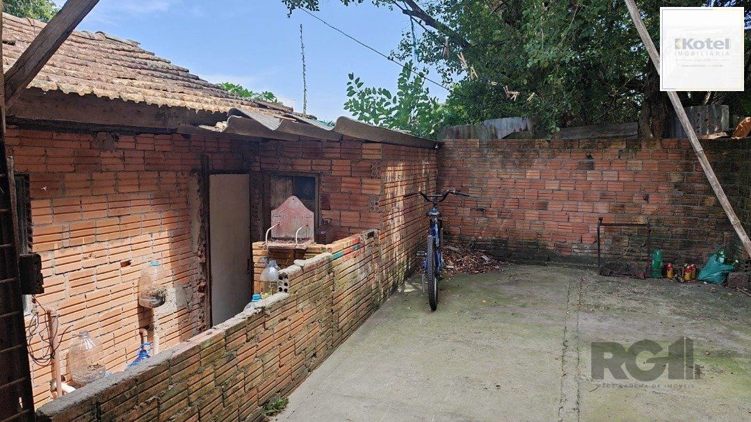 terreno irregular com frente de 1.50m e por 21.50