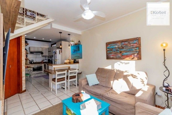 Casa de 3 dormitórios, em condomínio fechado na zona sul de Porto Alegre,  com lareira, churrasqueira e vaga de garagem. — foto 3