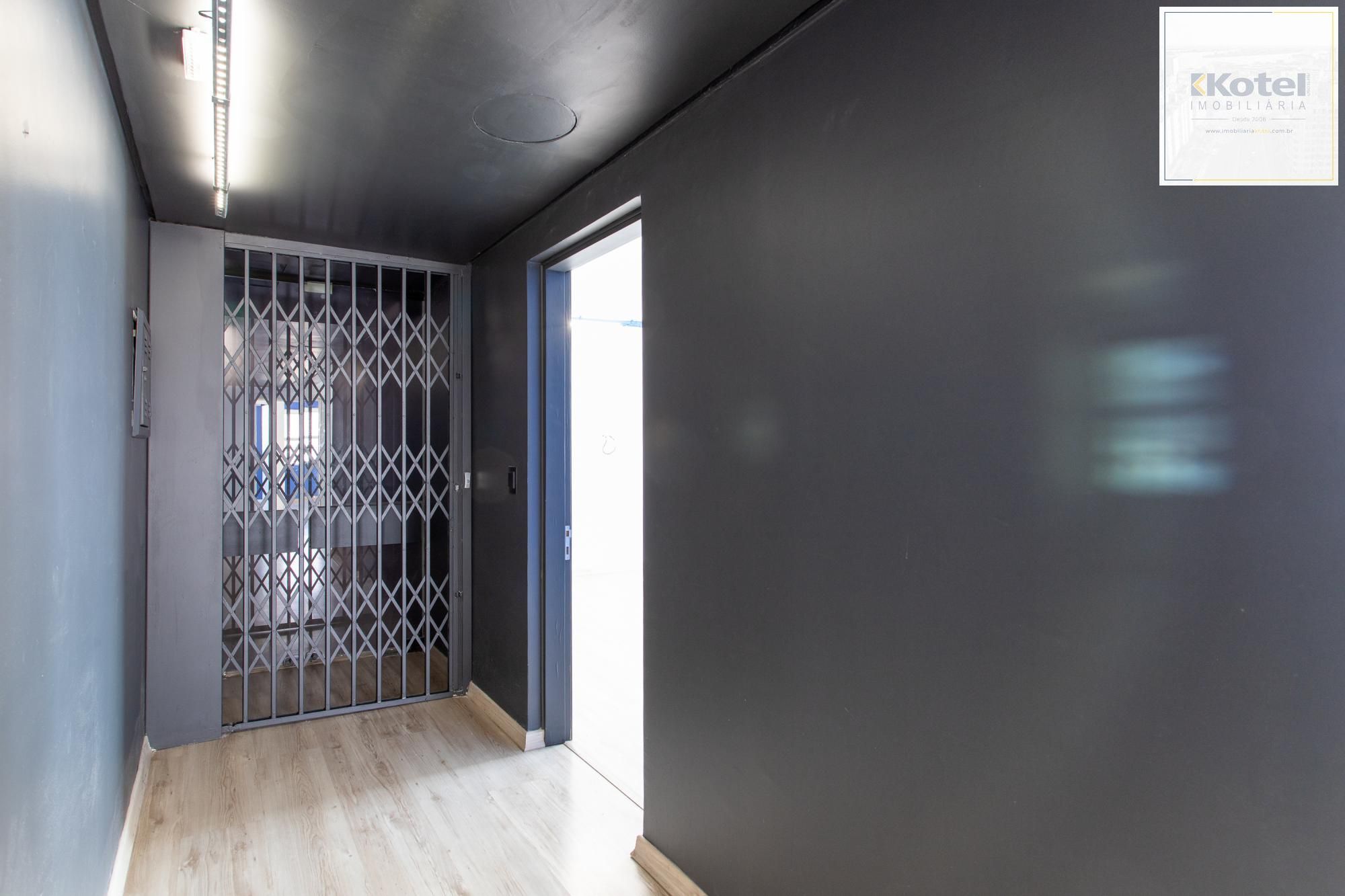 Andar inteiro com 214 m²