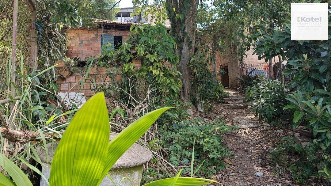 terreno irregular com frente de 1.50m e por 21.50