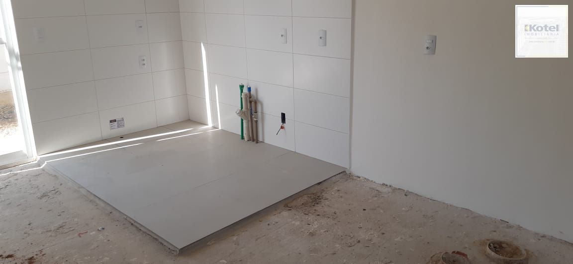 CASA EM CONDOMINIO FECHADO PARA VENDER  NO BAIRRO CAMPO NOVO - 02 QUARTOS - 01 VAGA