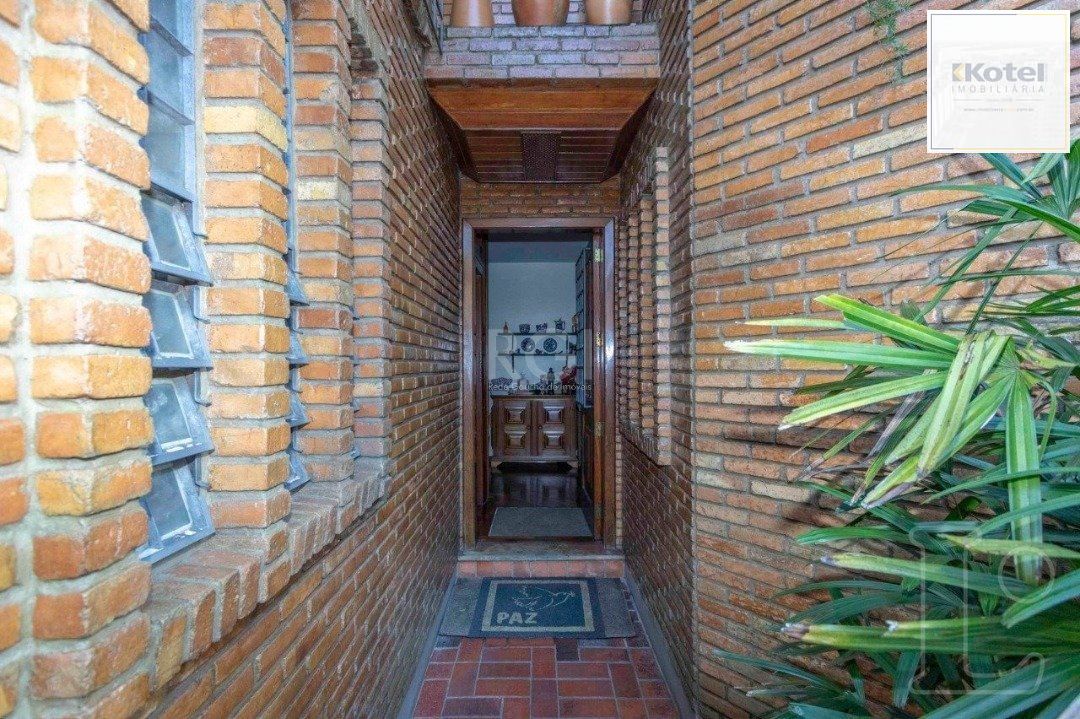 Casa para Venda - 349m², 4 dormitórios, sendo 1 suites, 3 vagas - Tristeza — foto 2