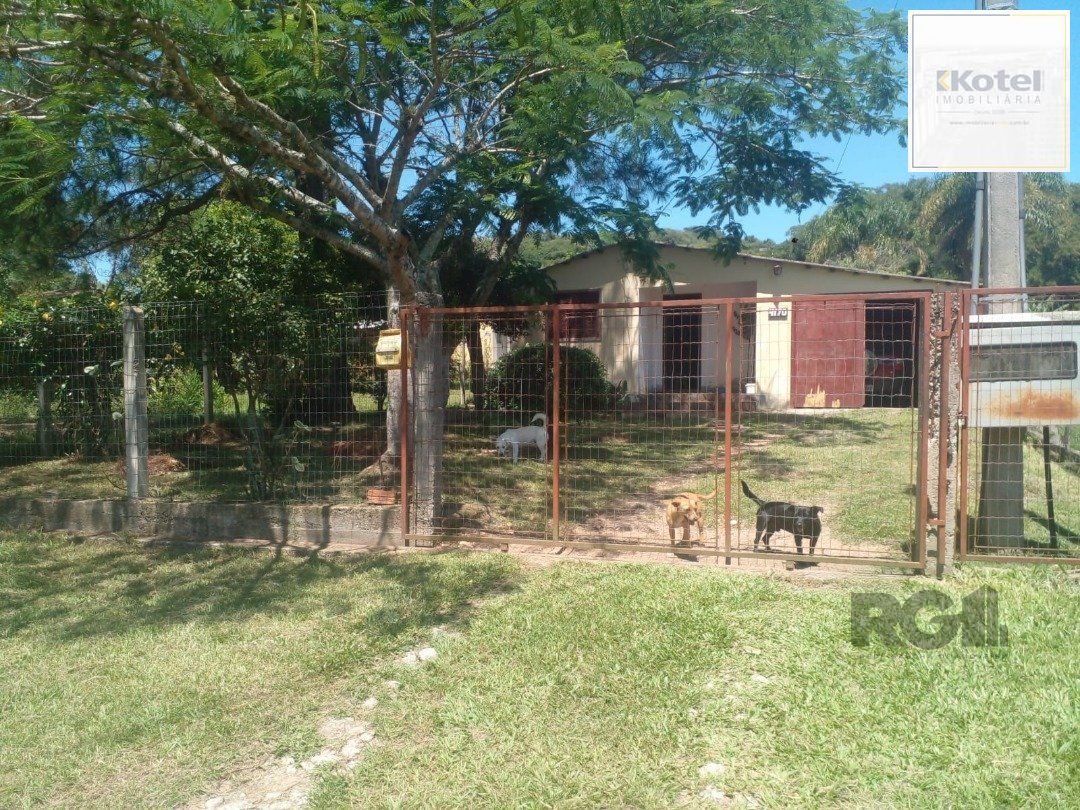 Dois quartos, 01 banheiro, 01 sala de star, 01 sala de jantar, cozinha, 01 garagem para três carros com churrasqueira. — foto 4
