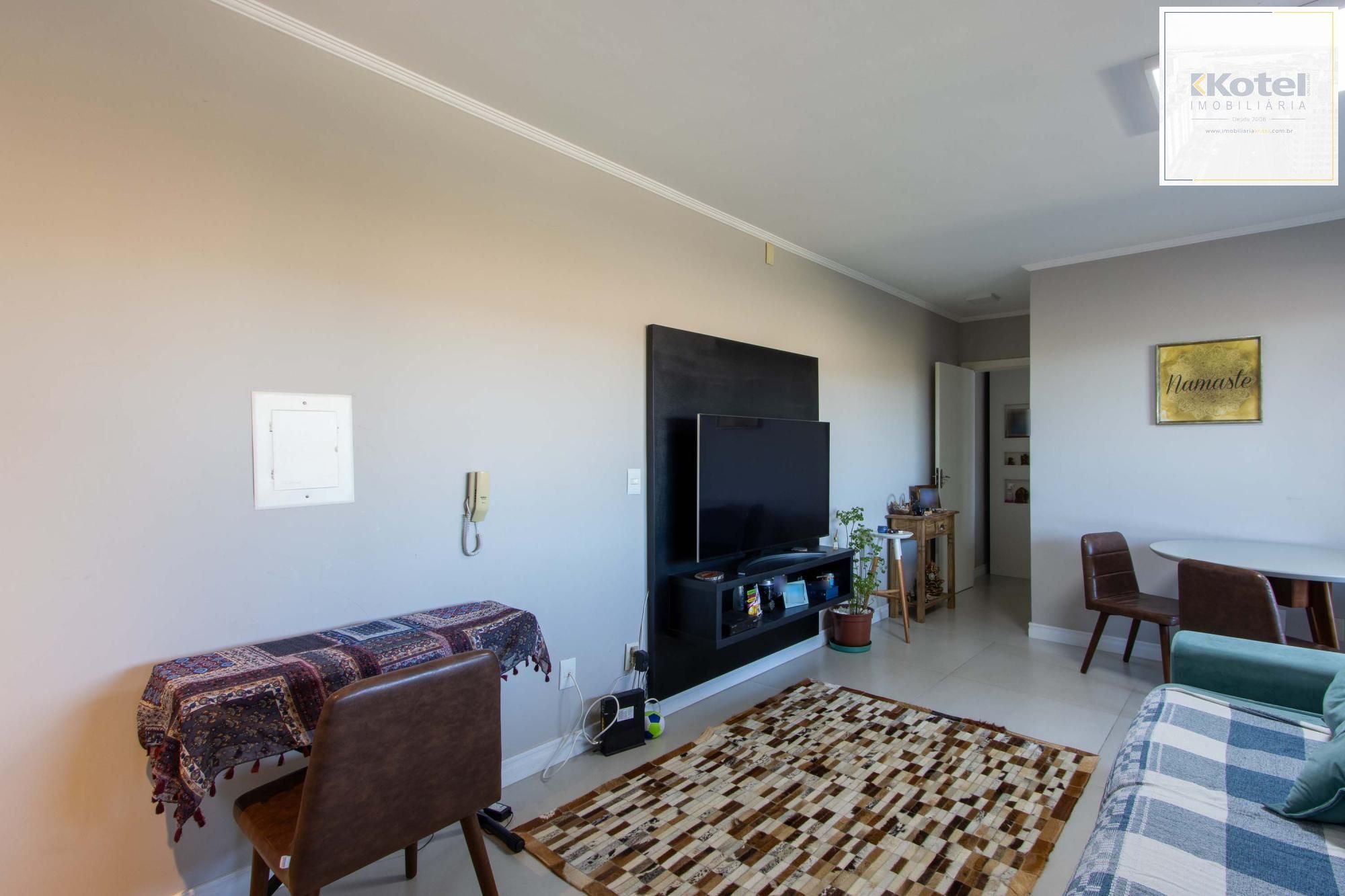 Apartamento 2 dorm, vaga de garagem escriturada e coberta - bairro Cristal — foto 4
