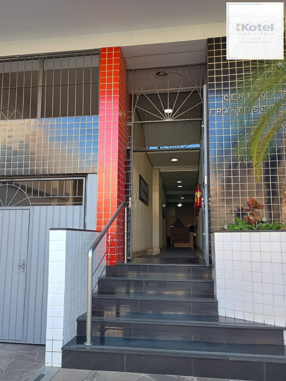 Sala comercial com 33,13 m2, multiuso, ampla, ventilada e ensolarada.