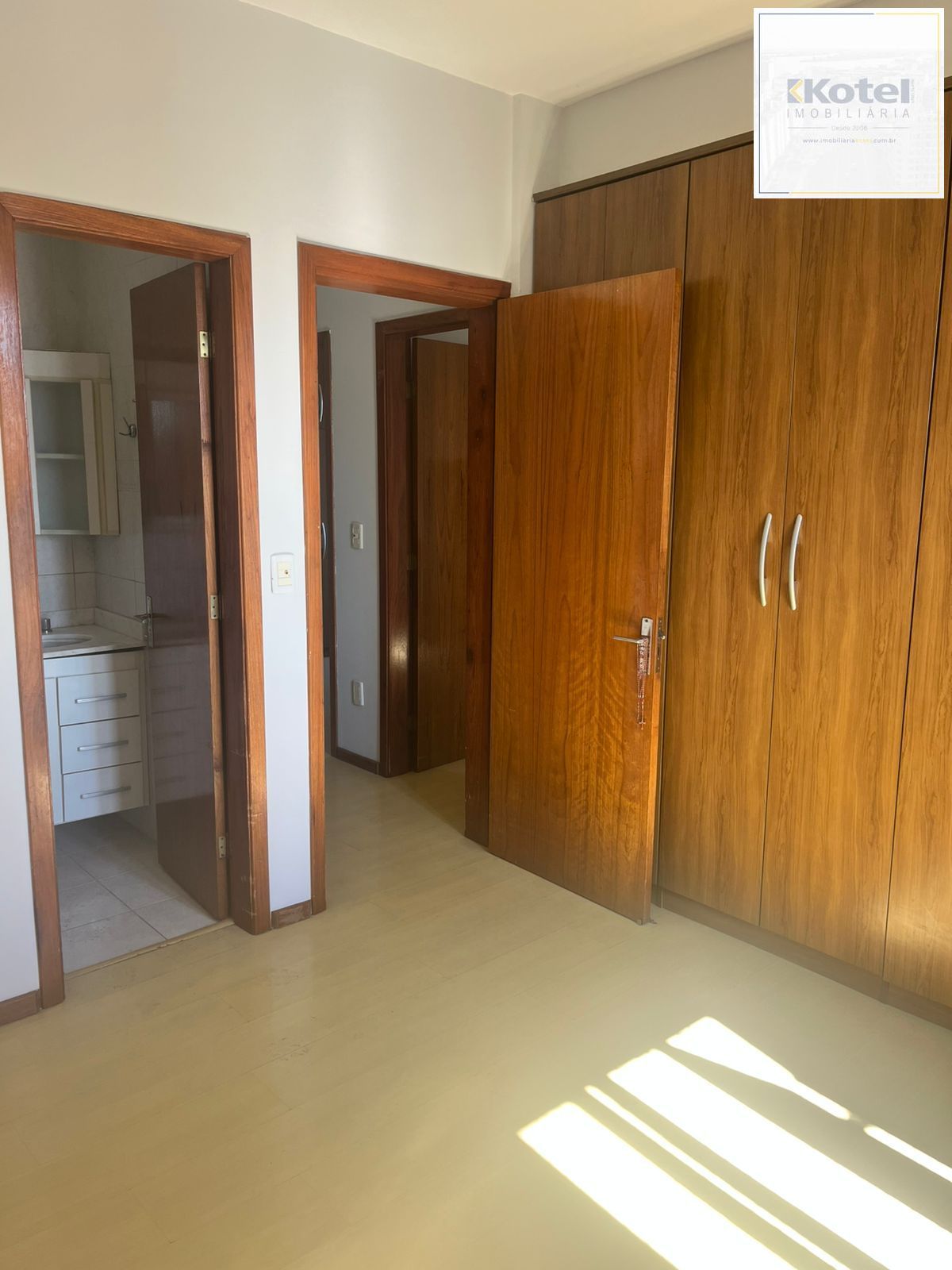 Apto 03 dorm com suíte, leste/norte, 02 box, vista definitiva, no Passo da Areia — foto 5