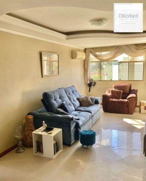 Excelente cobertura, 03 dorm com suite, churrasqueira, piscina e vista.