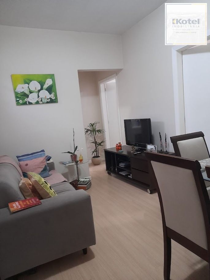 Vende apto de 02 dormitórios, sala, banheiro, cozinha e área de serviço — foto 3