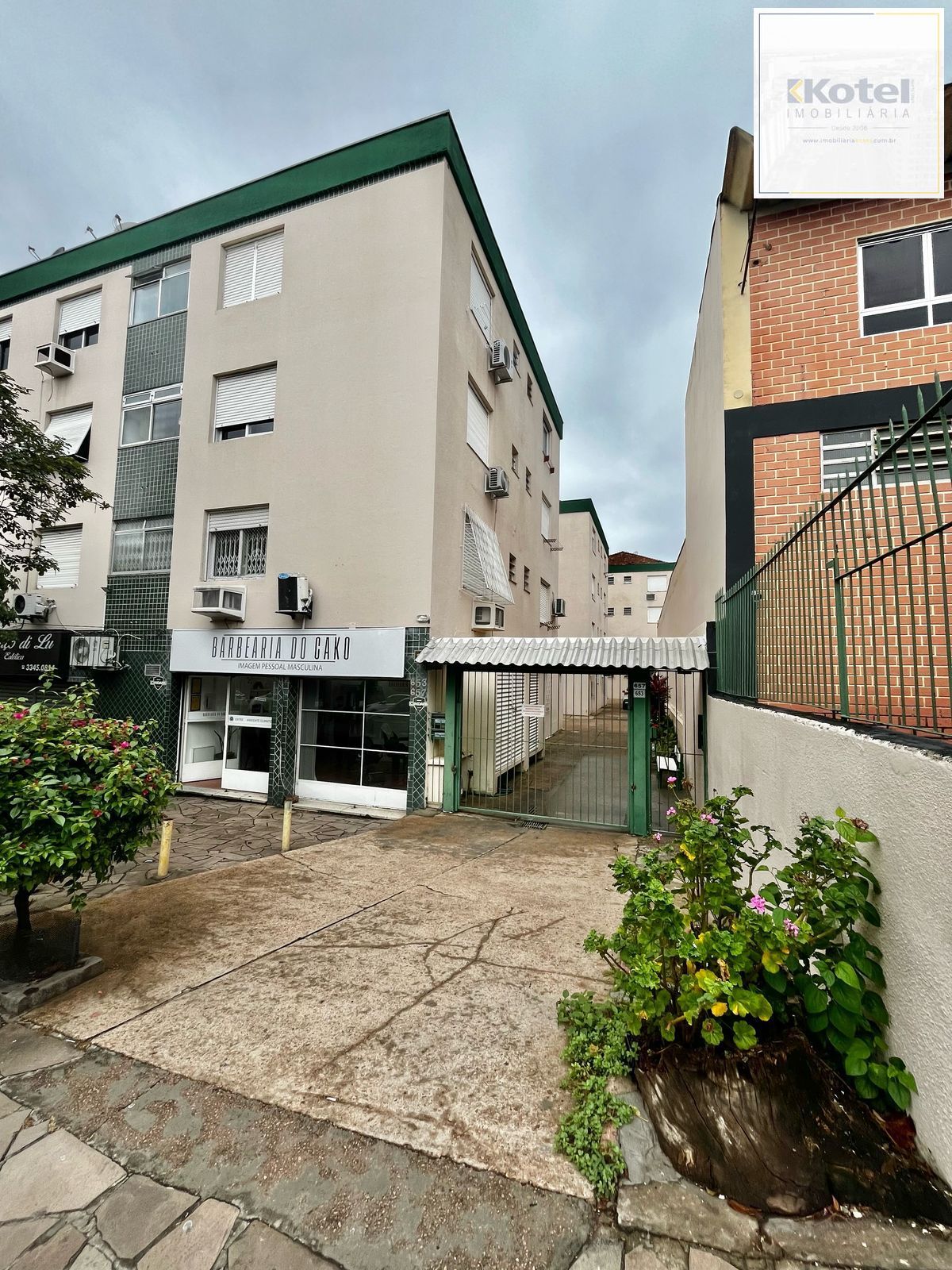 Apto de 01 dorm no Passo da Areia, sala, cozinha, banheiro e área. — foto 3