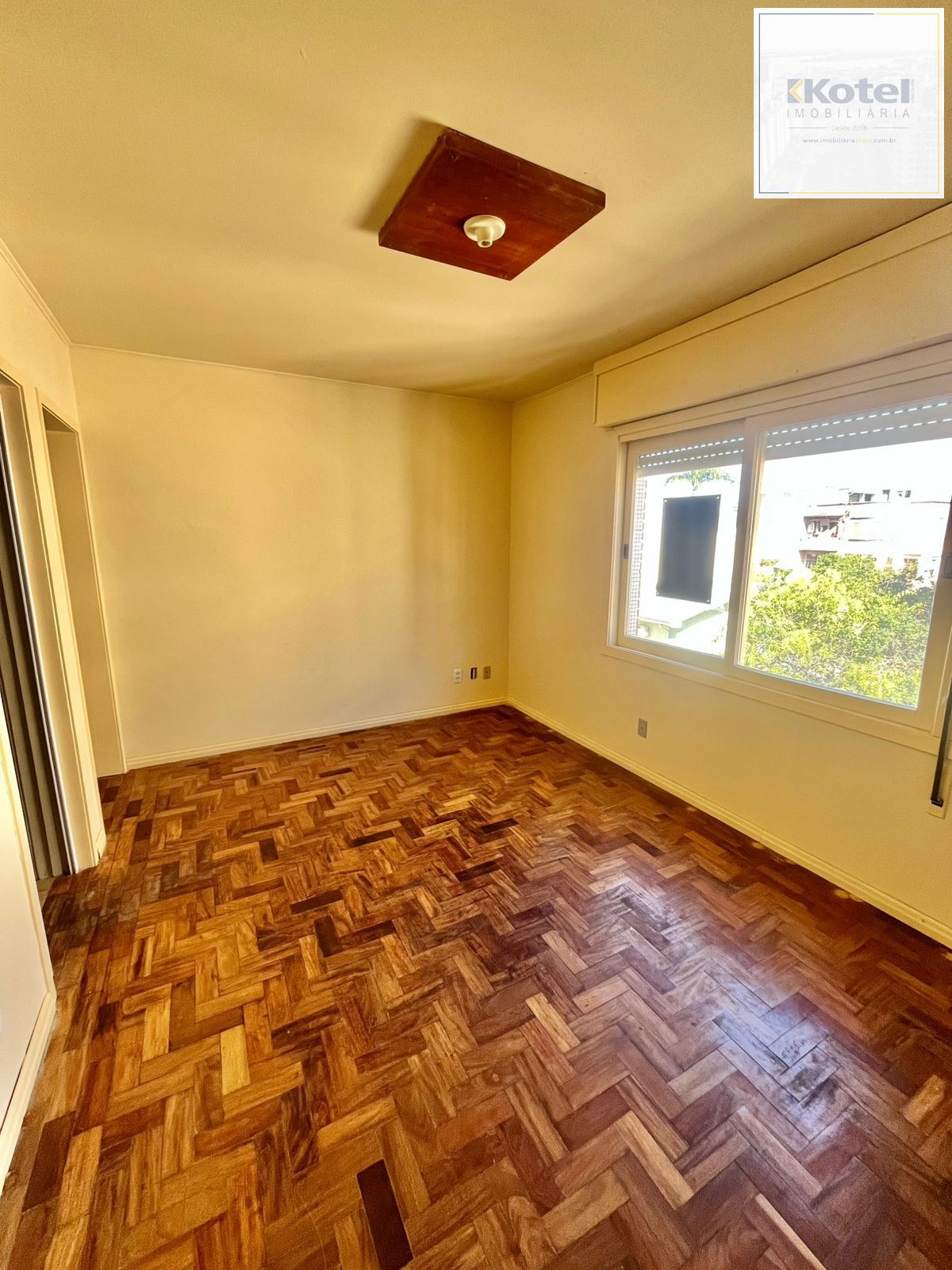 02 dorm, 73 m², sol da tarde, com vaga, dep e banho aux, no Passo da Areia — foto 4