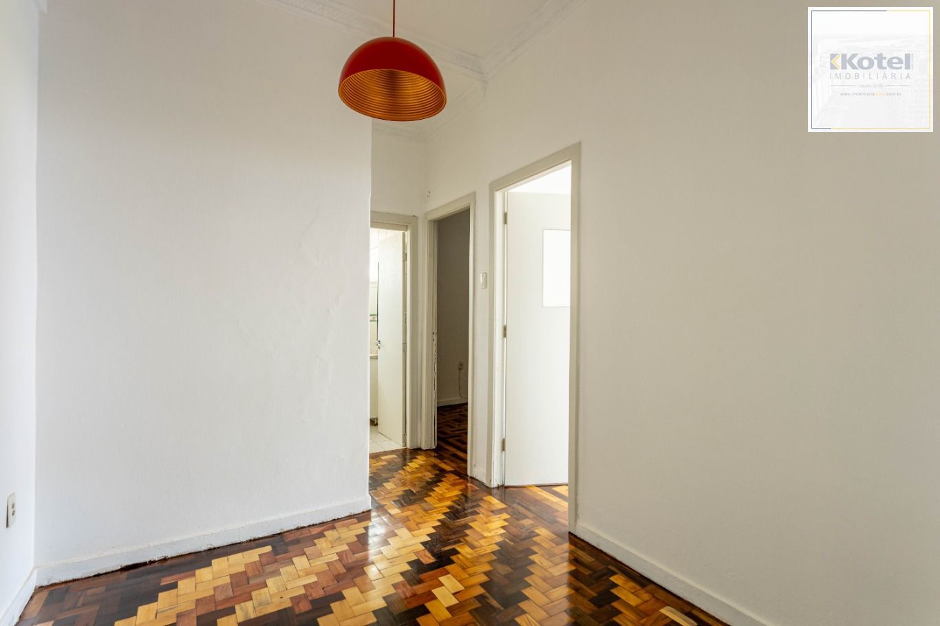 Vende-se apartamento com 2 quartos, 79 m² e sacada - Centro Histórico