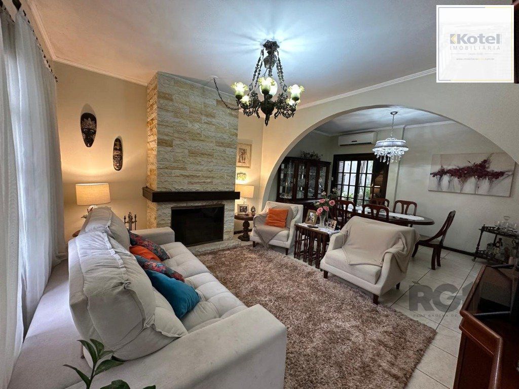 Vende-se ampla casa 3 quartos com hidro, 2 vagas, living com ladeira e salão de festas com churrasqueira - 260m² - Medianeira — foto 4