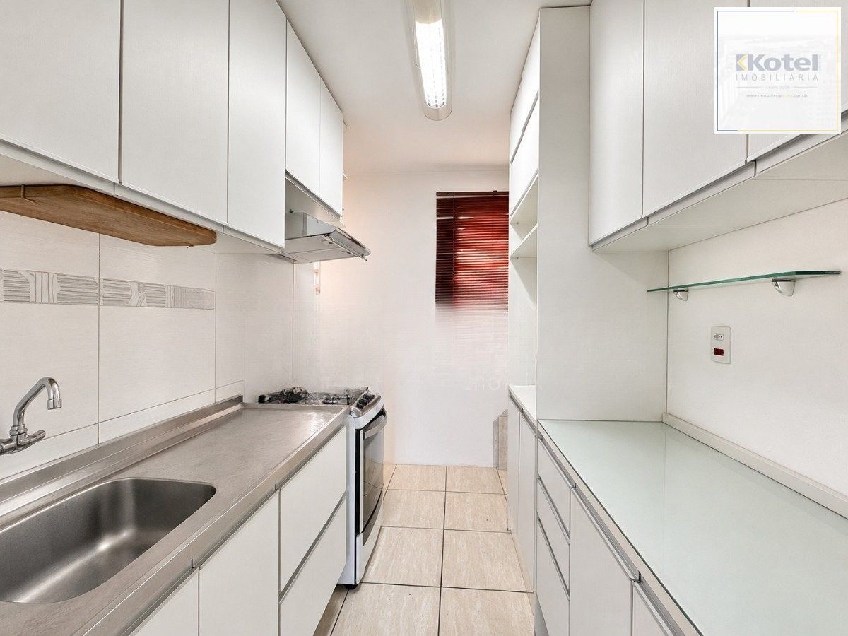 Vende-se apartamento com 2 quartos, 2 vagas – Passo da Areia — foto 3