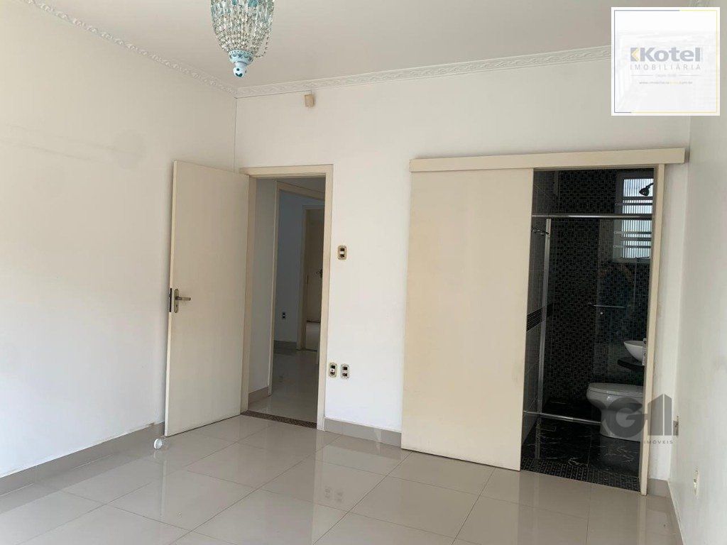 Vende-se belíssimo apartamento 3 suítes, de frente, próximo ao Parcão, reformado e com pátio - 194m² - Auxiliadora — foto 2