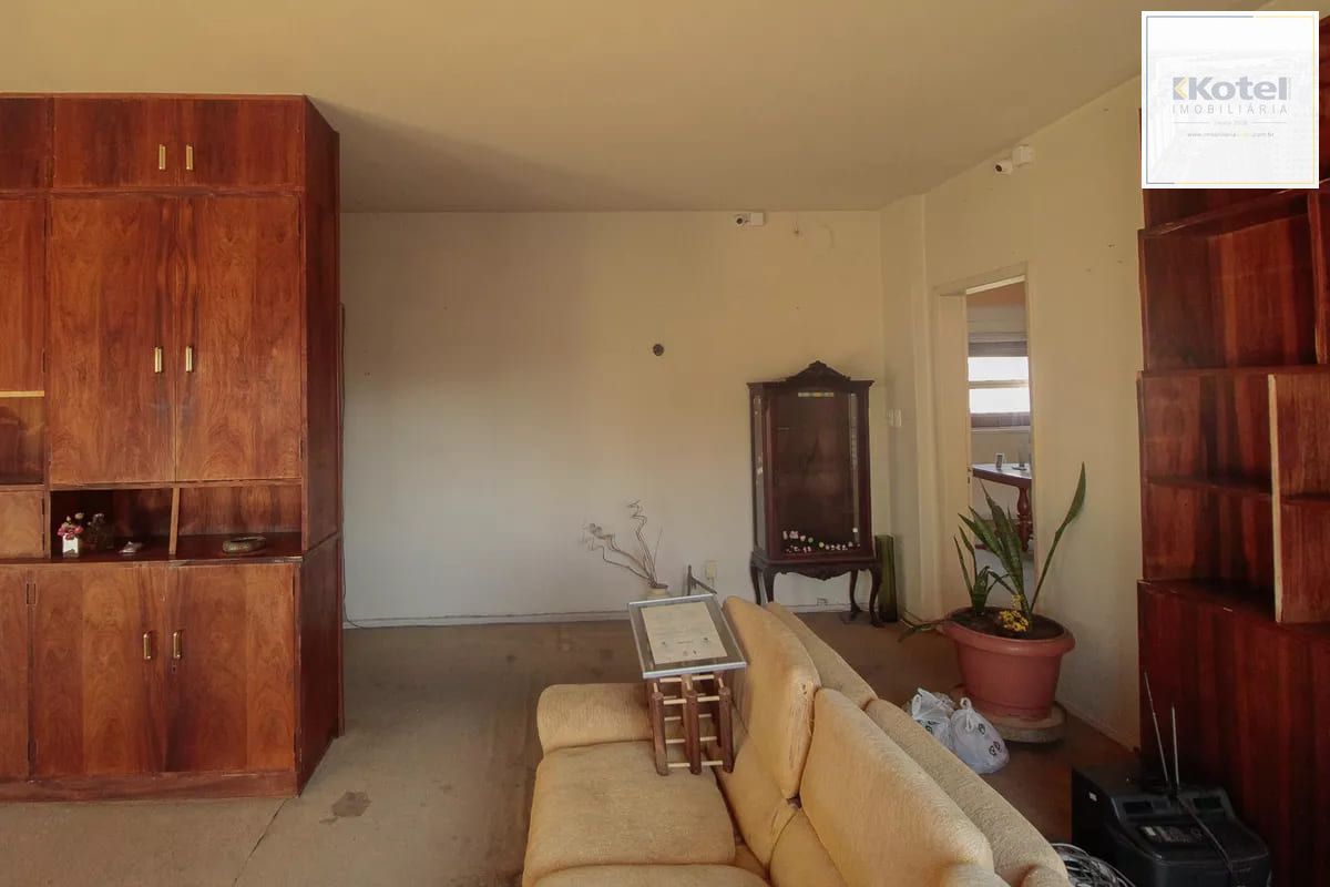 Vende-se apartamento com 4 quartos (1 suíte), 204 m² e 2 vagas - Rio Branco