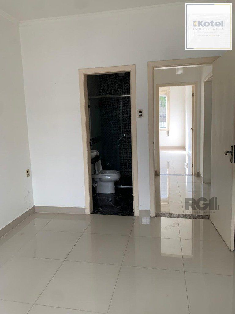 Vende-se belíssimo apartamento 3 suítes, de frente, próximo ao Parcão, reformado e com pátio - 194m² - Auxiliadora — foto 3